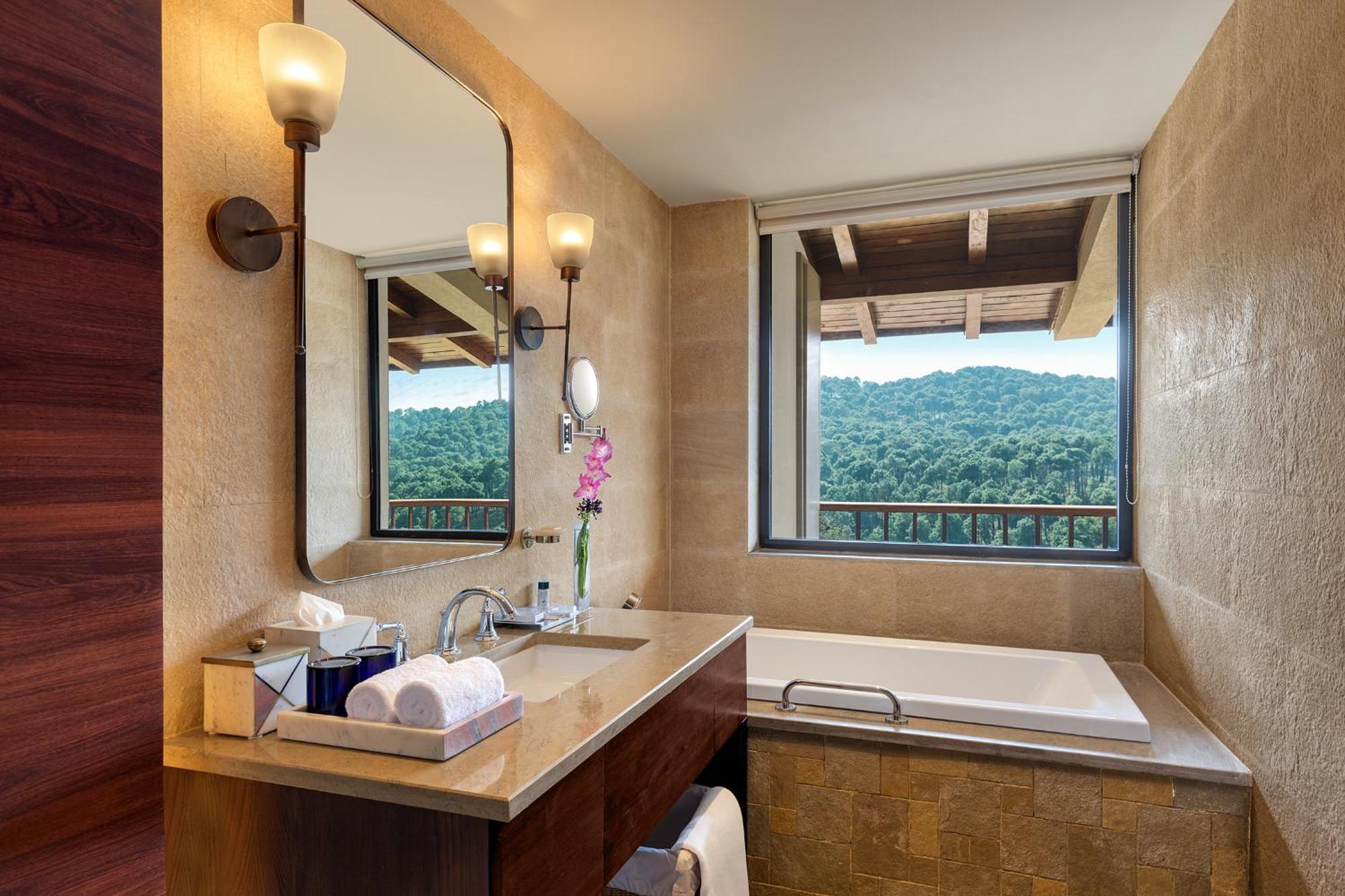 Storii By Itc Hotels, Amoha Retreat 다람샬라 외부 사진